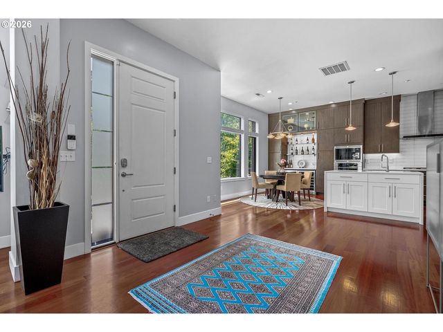 1710 Nw RIVERSCAPE St, Portland, OR 97209