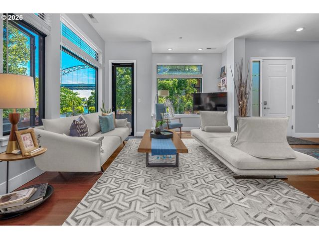 1710 Nw RIVERSCAPE St, Portland, OR 97209