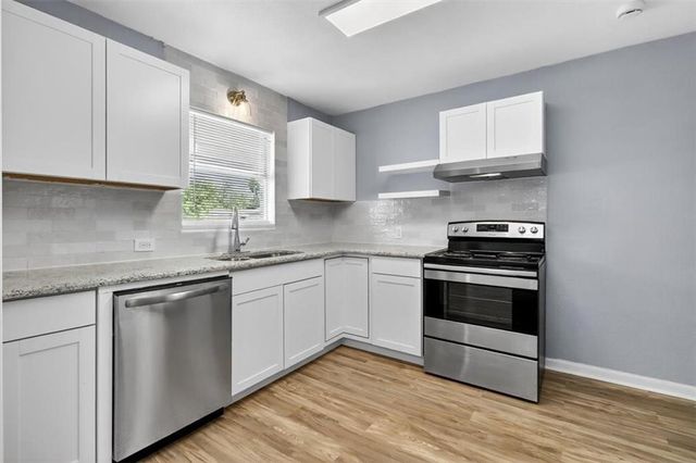 741 Lansdown Dr, Corpus Christi, TX 78412