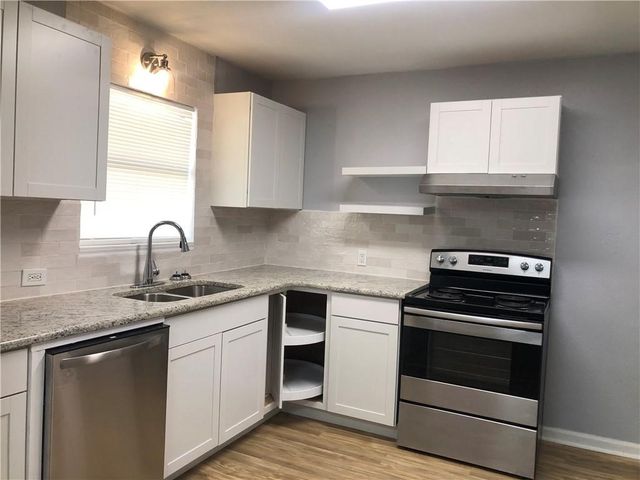 741 Lansdown Dr, Corpus Christi, TX 78412