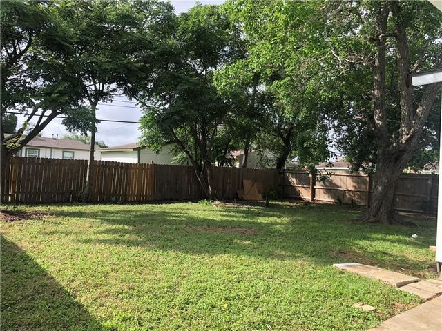 741 Lansdown Dr, Corpus Christi, TX 78412