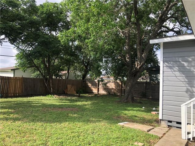 741 Lansdown Dr, Corpus Christi, TX 78412