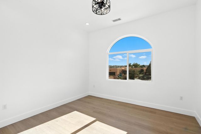 2012 Contreras Road NE, Rio Rancho, NM 87144