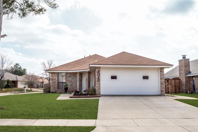 2022 Gallante Drive, Carrollton, TX 75007