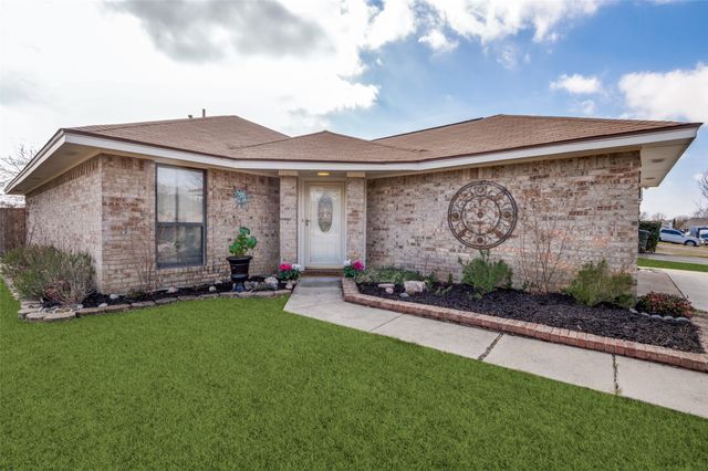 2022 Gallante Drive, Carrollton, TX 75007