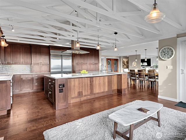 18631 2nd Avenue SW, Normandy Park, WA 98166