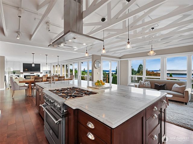 18631 2nd Avenue SW, Normandy Park, WA 98166