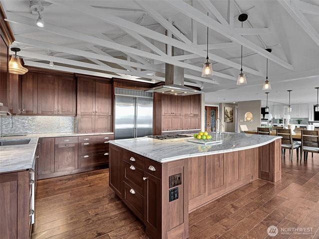 18631 2nd Avenue SW, Normandy Park, WA 98166