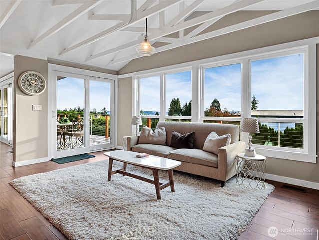 18631 2nd Avenue SW, Normandy Park, WA 98166