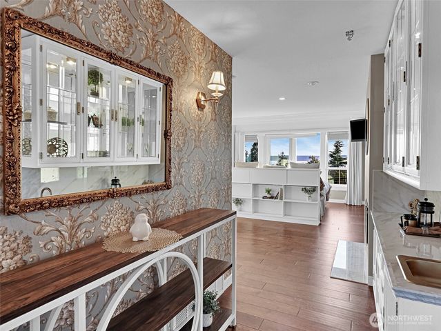 18631 2nd Avenue SW, Normandy Park, WA 98166