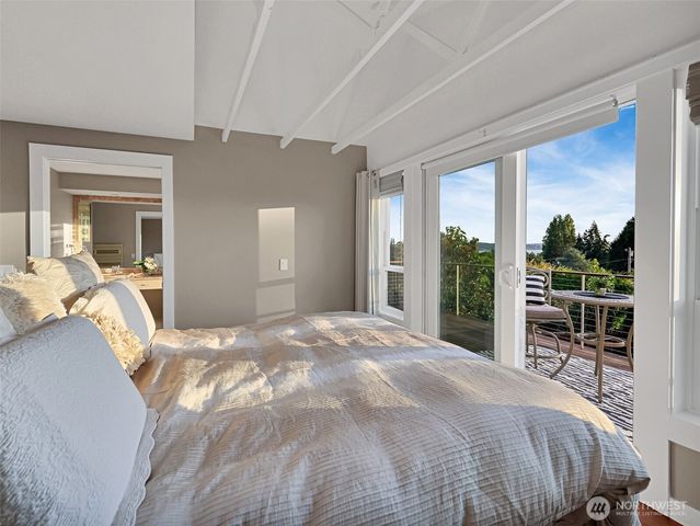 18631 2nd Avenue SW, Normandy Park, WA 98166