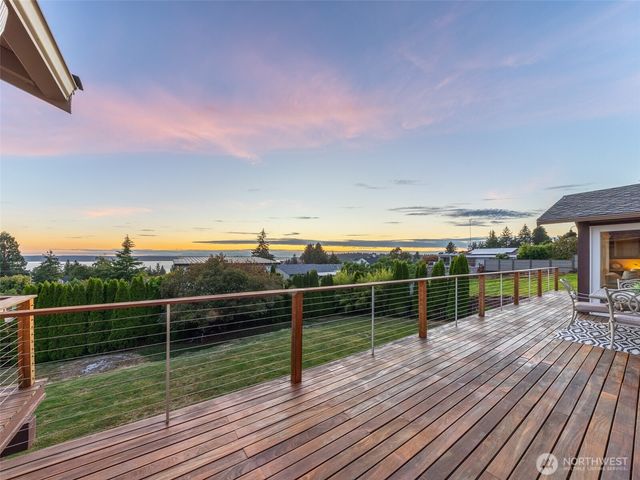 18631 2nd Avenue SW, Normandy Park, WA 98166