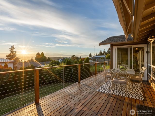 18631 2nd Avenue SW, Normandy Park, WA 98166