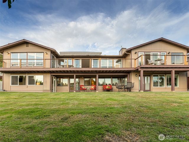 18631 2nd Avenue SW, Normandy Park, WA 98166