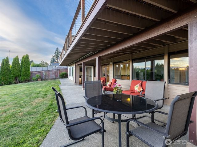 18631 2nd Avenue SW, Normandy Park, WA 98166