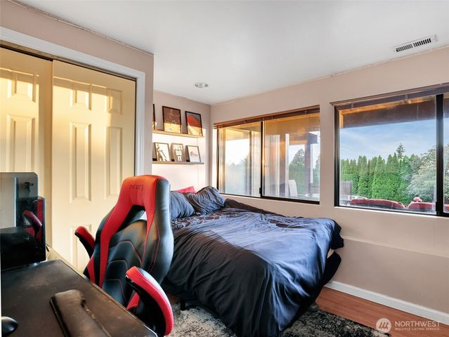 18631 2nd Avenue SW, Normandy Park, WA 98166