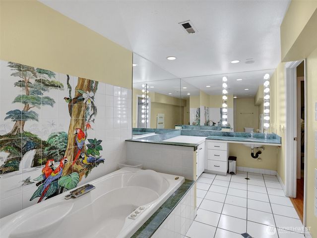 18631 2nd Avenue SW, Normandy Park, WA 98166
