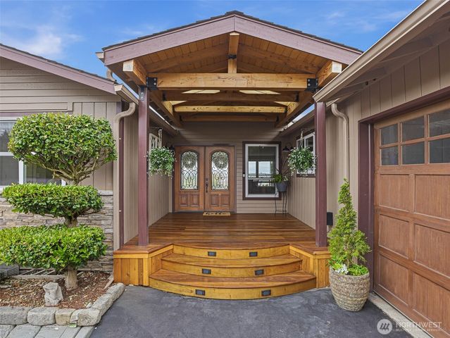 18631 2nd Avenue SW, Normandy Park, WA 98166