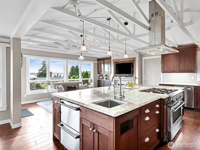 18631 2nd Avenue SW, Normandy Park, WA 98166