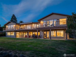 18631 2nd Avenue SW, Normandy Park, WA 98166