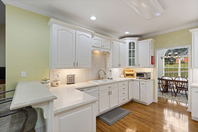 9120 Greystone Valley Dr, Ooltewah, TN 37363