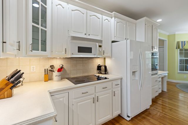 9120 Greystone Valley Dr, Ooltewah, TN 37363