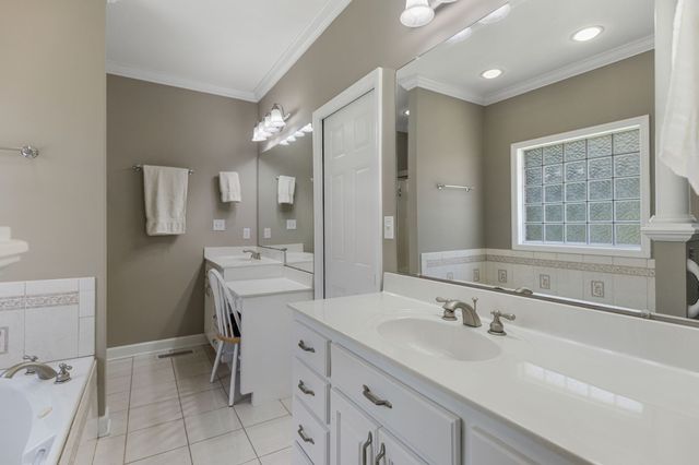 9120 Greystone Valley Dr, Ooltewah, TN 37363