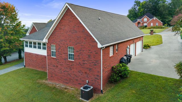 9120 Greystone Valley Dr, Ooltewah, TN 37363