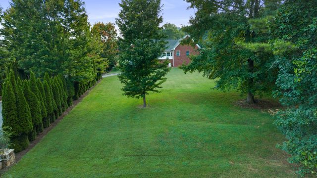 9120 Greystone Valley Dr, Ooltewah, TN 37363