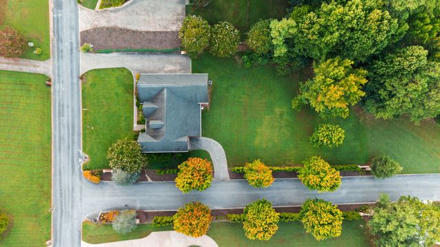 9120 Greystone Valley Dr, Ooltewah, TN 37363