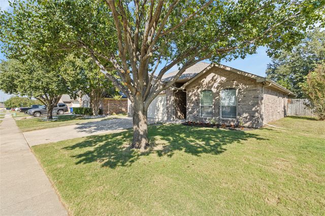 616 Kriston Drive, Azle, TX 76020