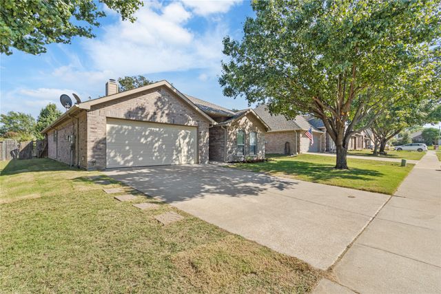 616 Kriston Drive, Azle, TX 76020