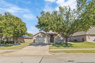 616 Kriston Drive, Azle, TX 76020