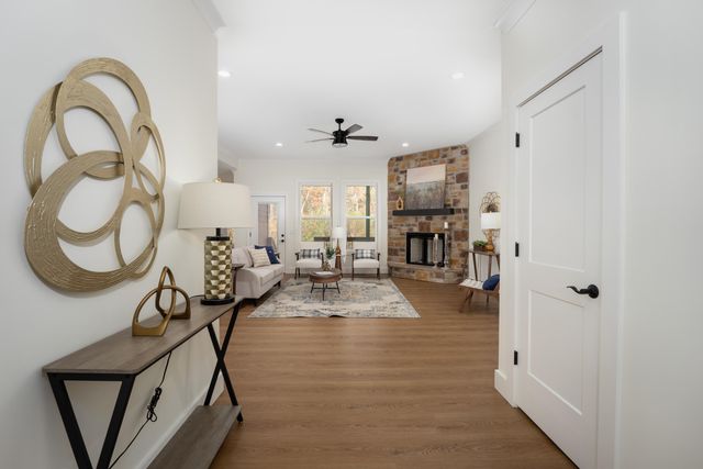 216 Goose Creek Circle, Soddy Daisy, TN 37379