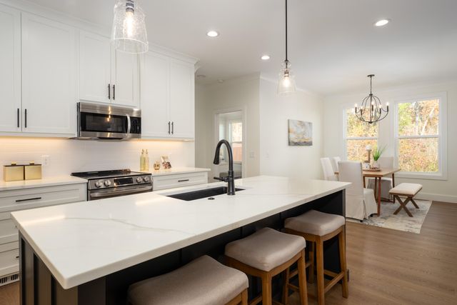 216 Goose Creek Circle, Soddy Daisy, TN 37379