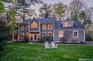 7 Woodleigh Place, Simsbury, CT 06089