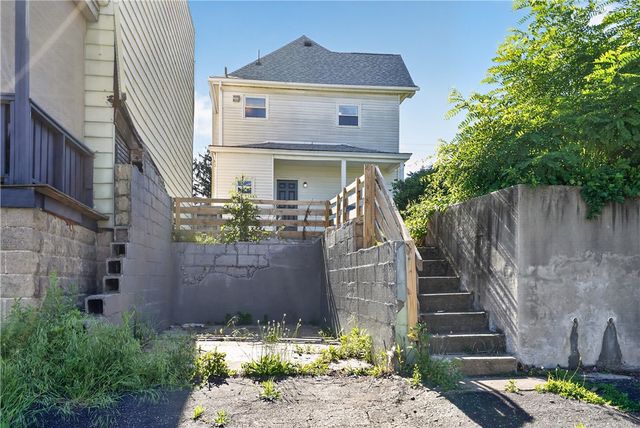2509 Grandview Ave, Duquesne, PA 15132