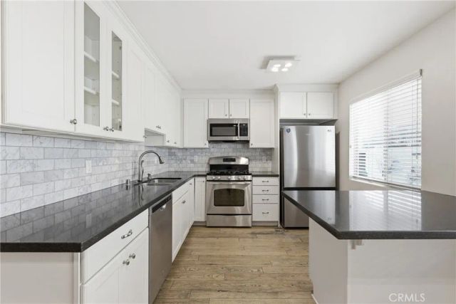 7802 Via Tortona, Los Angeles, CA 91504