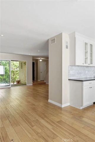 7802 Via Tortona, Los Angeles, CA 91504