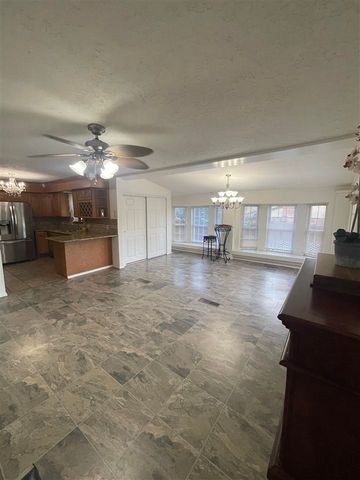 1701 NW Keystone Dr, Lawton, OK 73505