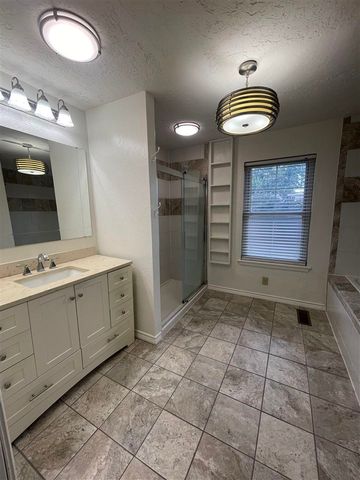 1701 NW Keystone Dr, Lawton, OK 73505
