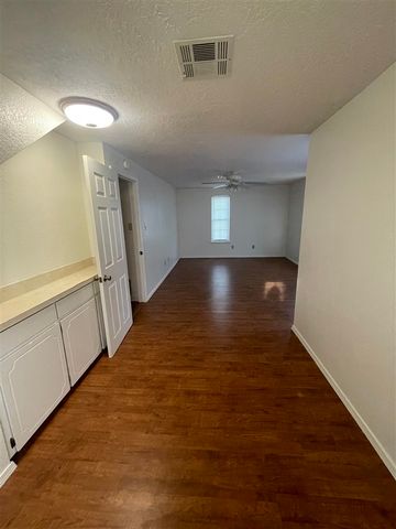 1701 NW Keystone Dr, Lawton, OK 73505