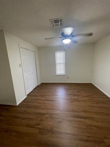 1701 NW Keystone Dr, Lawton, OK 73505