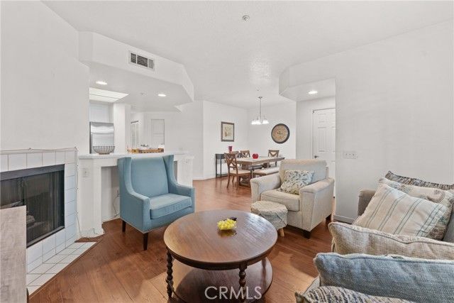 130 S Barranca St, 302, West Covina, CA 91791