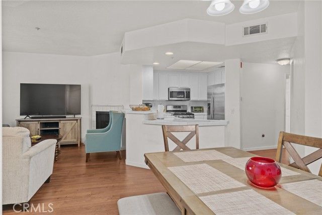 130 S Barranca St, 302, West Covina, CA 91791