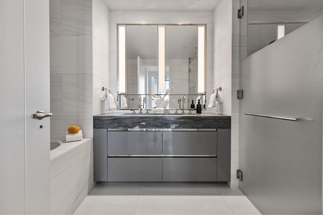 682 Atlantic Ave 37D, Boston, MA 02111