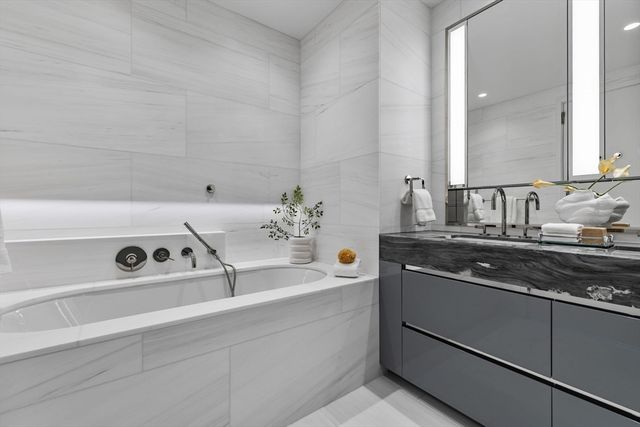 682 Atlantic Ave 37D, Boston, MA 02111