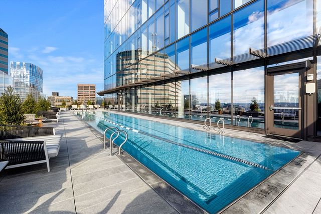 682 Atlantic Ave 37D, Boston, MA 02111