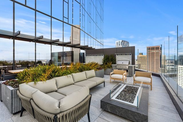 682 Atlantic Ave 37D, Boston, MA 02111