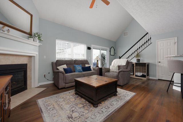 8536 Lazelle Village Drive, Lewis Center, OH 43035